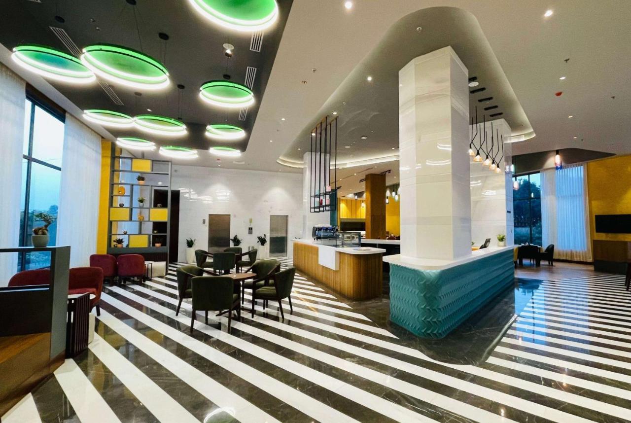 Ramada Encore By Wyndham Amritsar Airport Exteriör bild