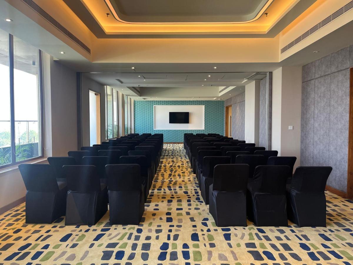 Ramada Encore By Wyndham Amritsar Airport Exteriör bild