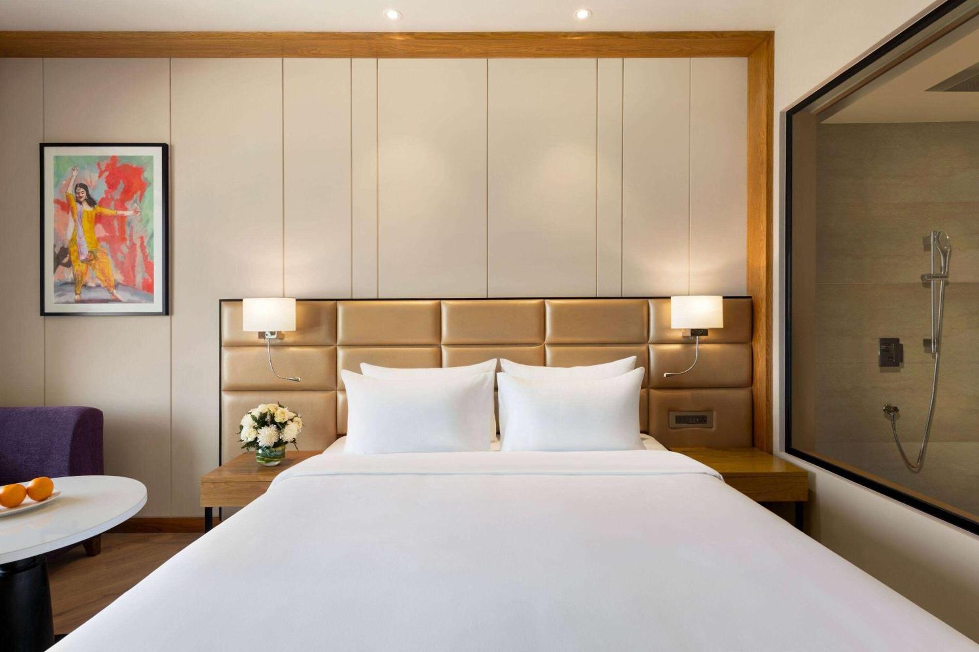 Ramada Encore By Wyndham Amritsar Airport Exteriör bild