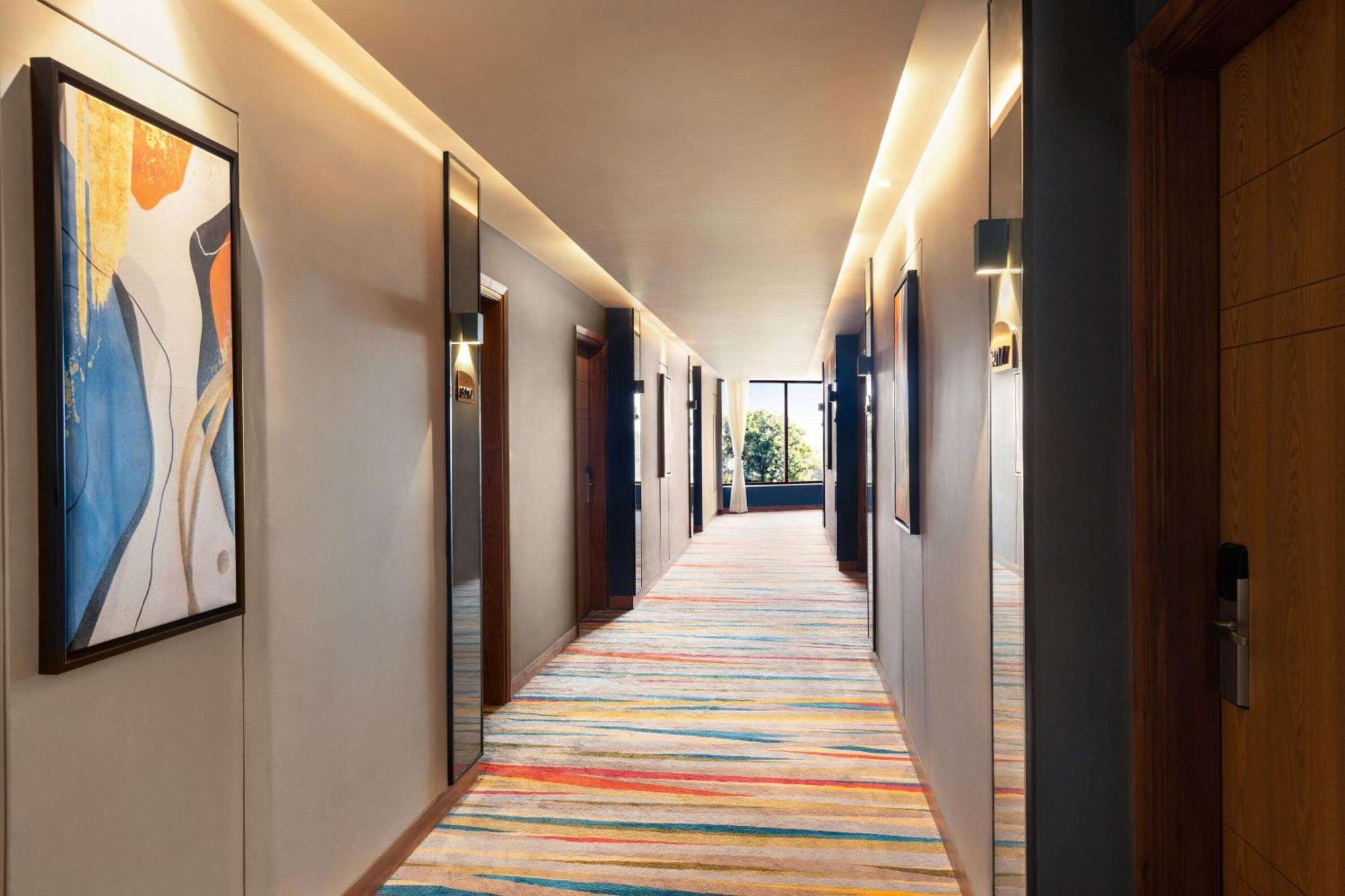 Ramada Encore By Wyndham Amritsar Airport Exteriör bild