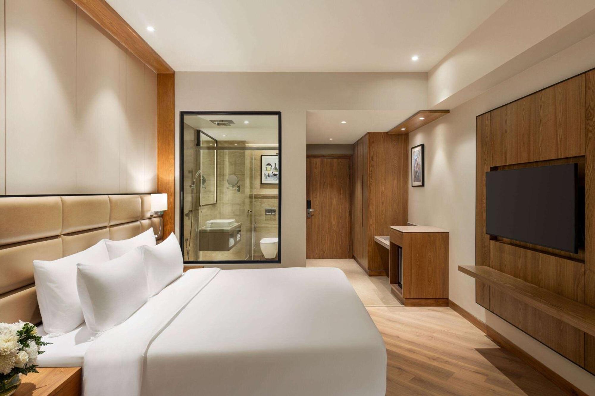 Ramada Encore By Wyndham Amritsar Airport Exteriör bild