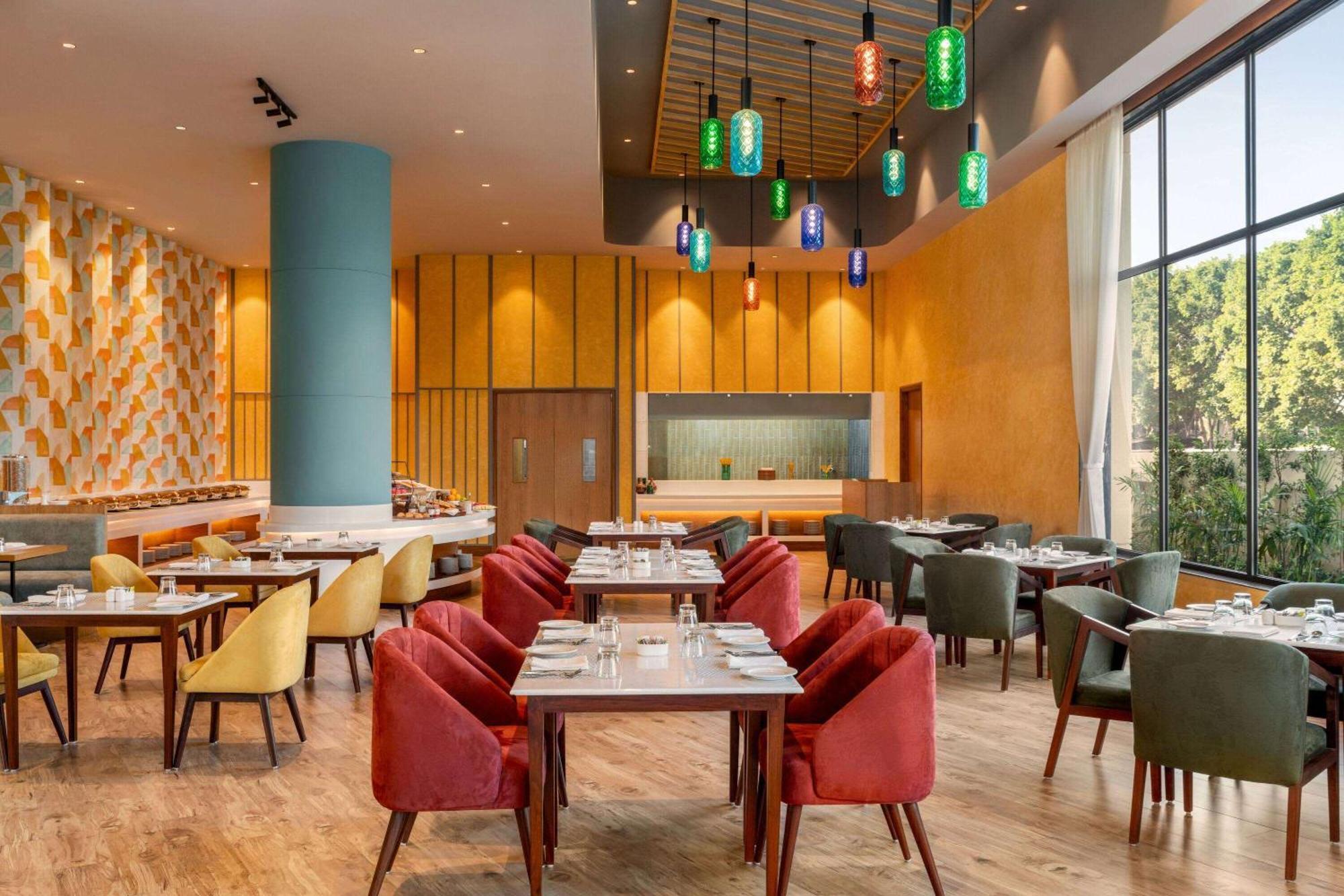 Ramada Encore By Wyndham Amritsar Airport Exteriör bild