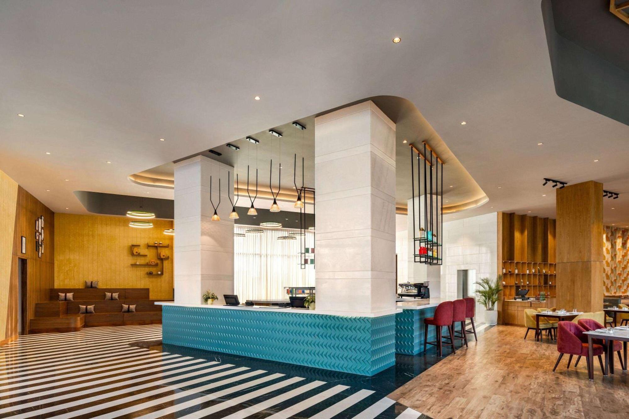 Ramada Encore By Wyndham Amritsar Airport Exteriör bild