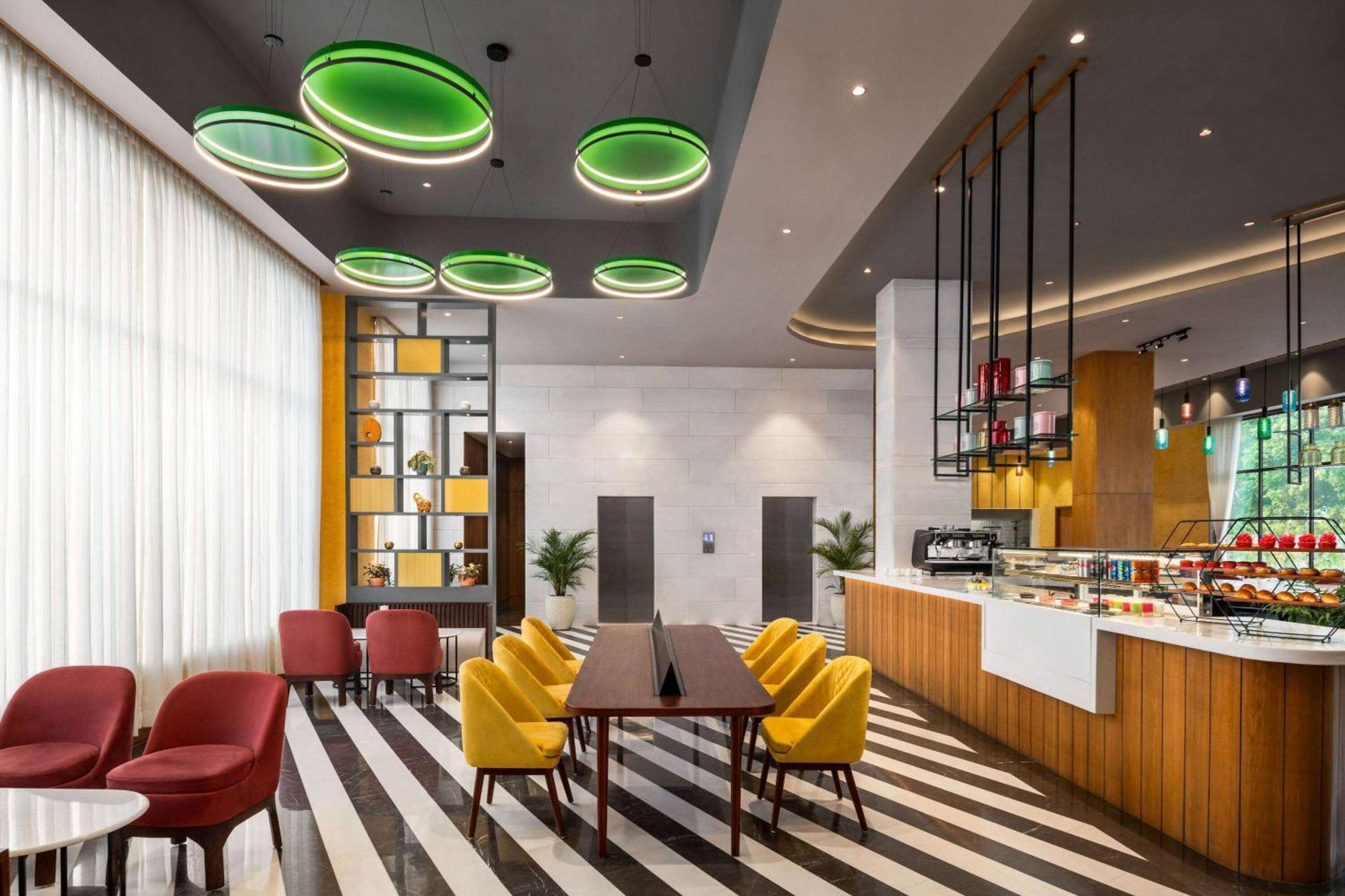 Ramada Encore By Wyndham Amritsar Airport Exteriör bild